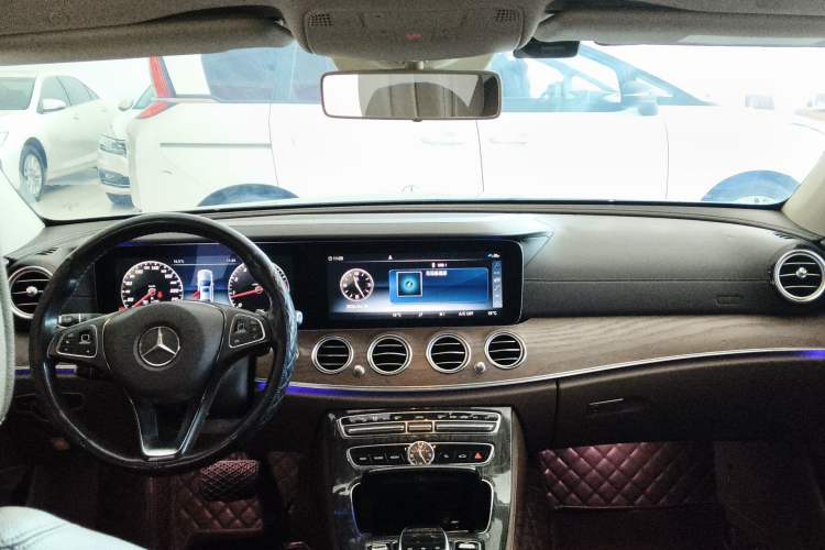 Used Mercedes-Benz E-Class 2016 E 200 L Headliner