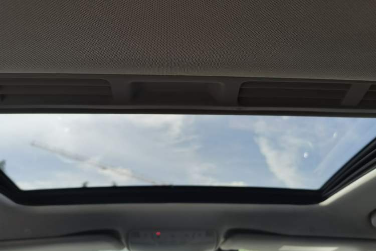 Used Mercedes-Benz E-Class 2016 E 200 L Headliner