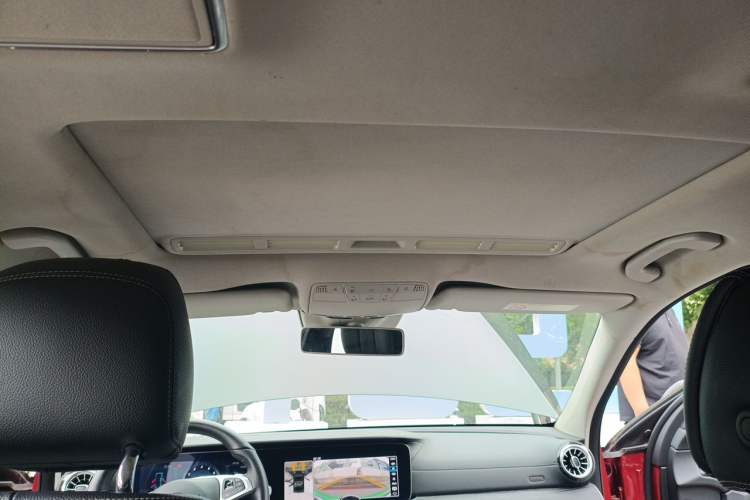 Used Mercedes-Benz E-Class 2016 E 300 L Sporty and Stylish Model Headliner