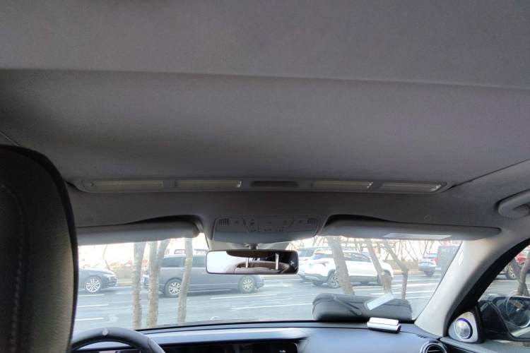 Used Mercedes-Benz E-Class 2016 E 300 L Sporty and Stylish Model Headliner