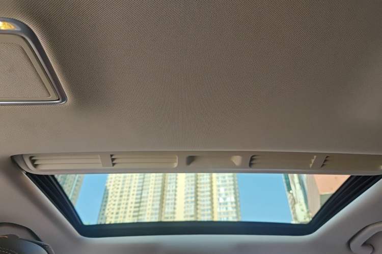 Used Mercedes-Benz E-Class 2016 E 300 L Stylish Model Headliner