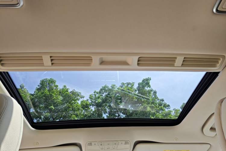 Used Mercedes-Benz E-Class 2016 E 300 L Stylish Model Headliner