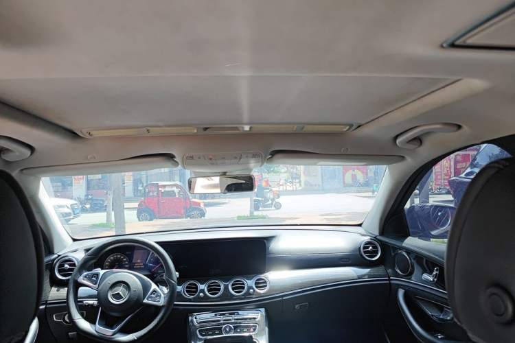 Used Mercedes-Benz E-Class 2016 E 200 L Sport Edition Headliner