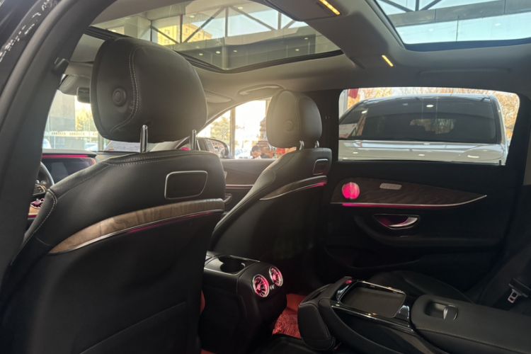 Used Mercedes-Benz E-Class 2016 E 300 L Luxury Model Headliner