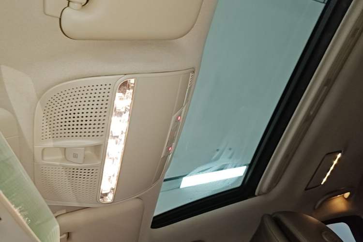 Used Mercedes-Benz E-Class 2016 E 200 L Sport Edition Headliner