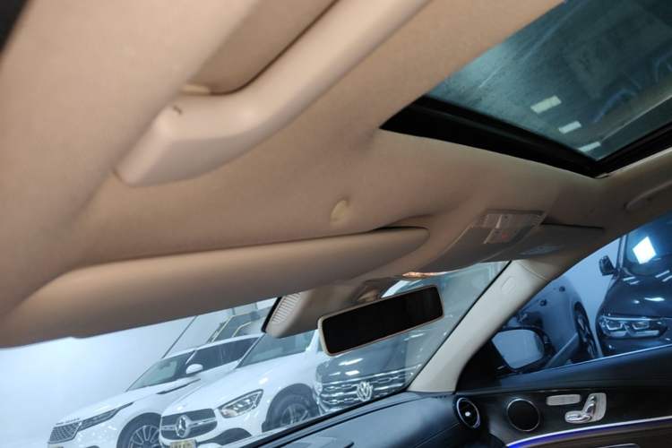Used Mercedes-Benz E-Class 2016 E 300 L Sporty and Stylish Model Headliner