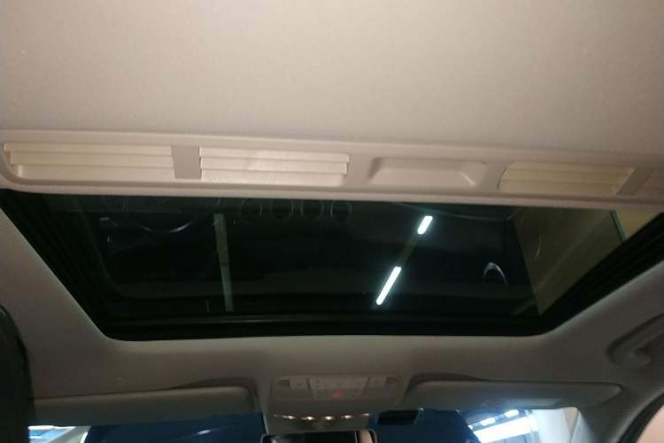 Used Mercedes-Benz E-Class 2016 E 300 L Stylish Model Headliner