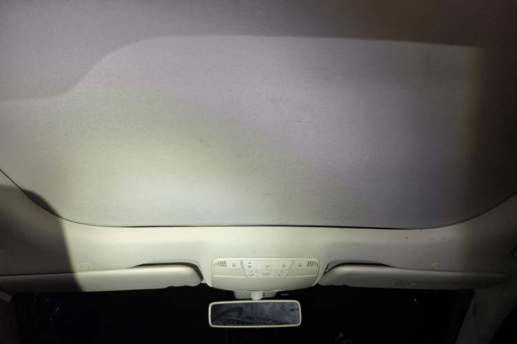 Used Mercedes-Benz E-Class 2016 E 200 L Headliner