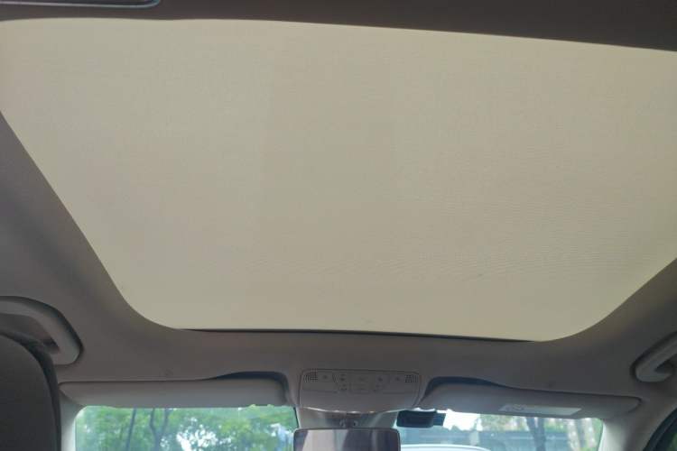Used Mercedes-Benz E-Class 2016 E 200 L Sport Edition Headliner