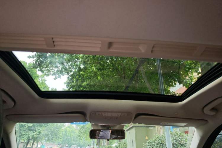 Used Mercedes-Benz E-Class 2016 E 200 L Headliner