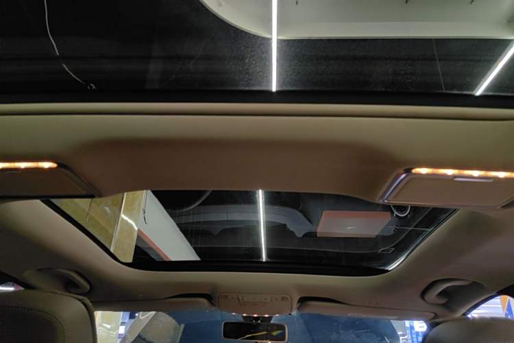Used Mercedes-Benz E-Class 2016 E 200 L Headliner