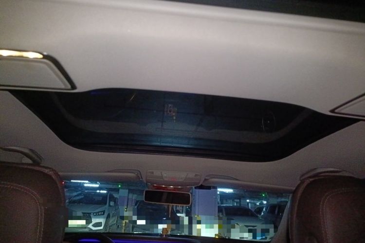 Used Mercedes-Benz E-Class 2016 E 200 L Headliner