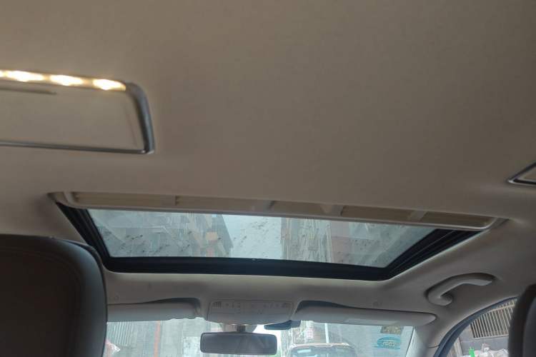 Used Mercedes-Benz E-Class 2016 E 200 L Sport Edition Headliner