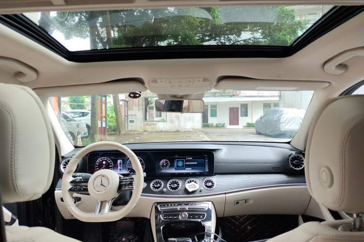 Used Mercedes-Benz E-Class 2016 E 200 L Sport Edition Headliner