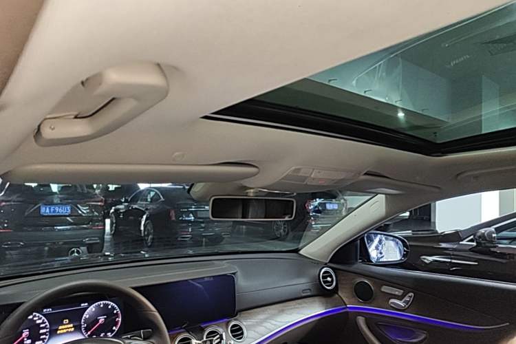 Used Mercedes-Benz E-Class 2016 E 200 L Headliner