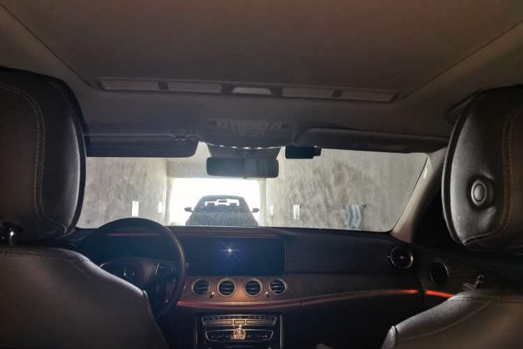 Used Mercedes-Benz E-Class 2016 E 200 L Headliner
