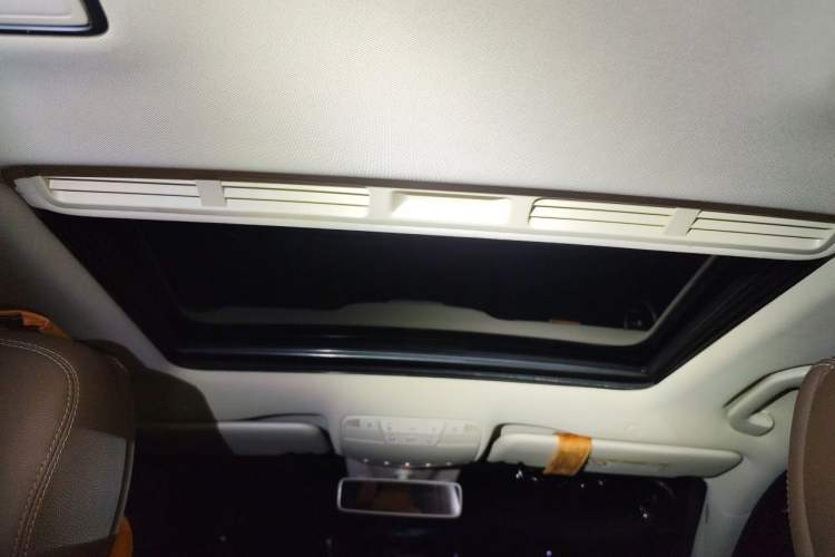 Used Mercedes-Benz E-Class 2016 E 200 L Headliner