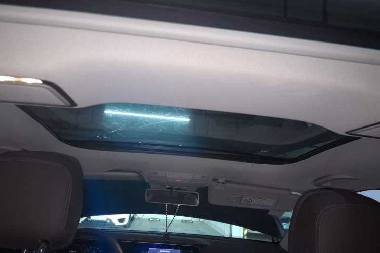Used Mercedes-Benz E-Class 2016 E 200 L Headliner