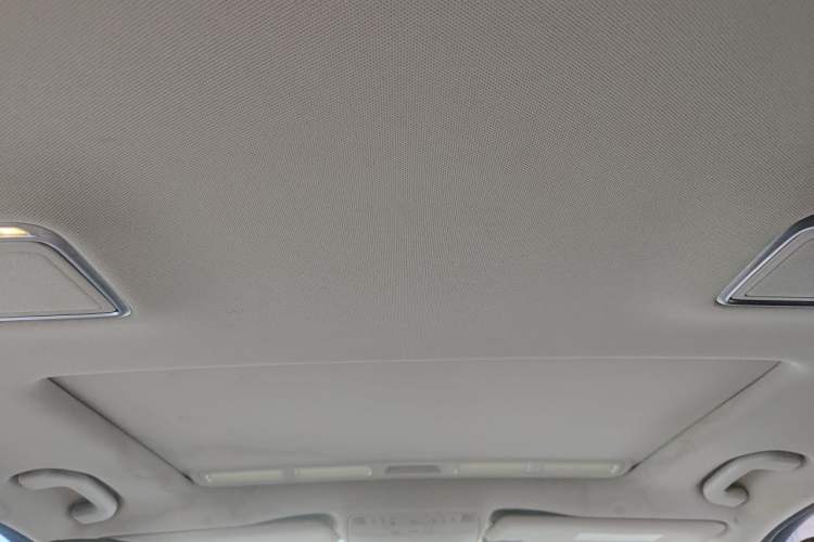 Used Mercedes-Benz E-Class 2016 E 200 L Headliner