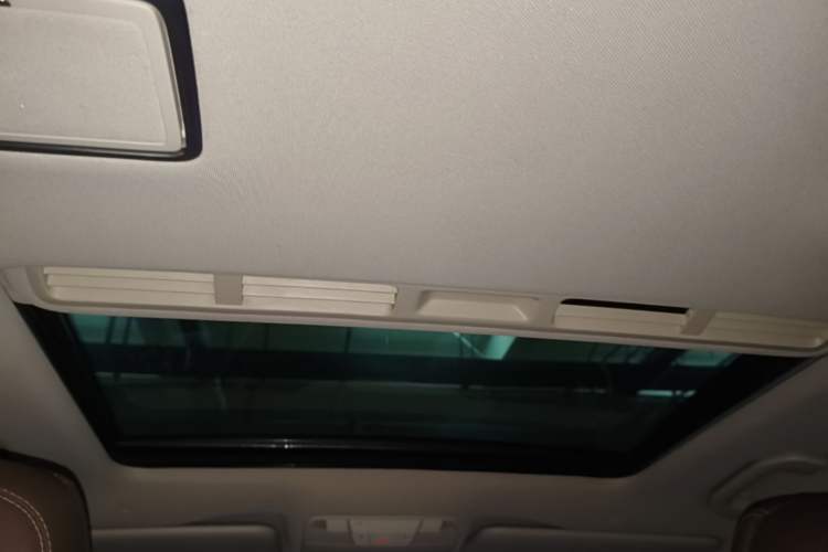 Used Mercedes-Benz E-Class 2016 E 300 L Stylish Model Headliner