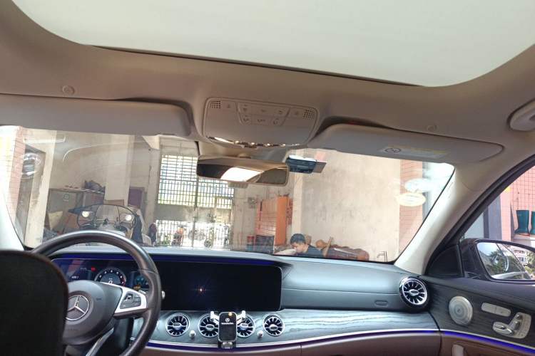 Used Mercedes-Benz E-Class 2016 E 300 L Sporty and Stylish Model Headliner