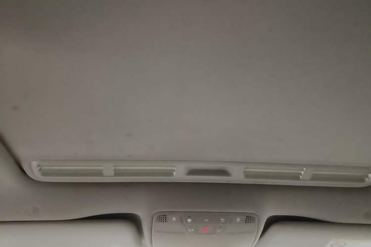 Used Mercedes-Benz E-Class 2016 E 200 L Headliner