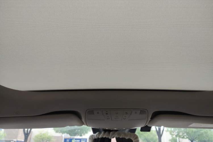 Used Mercedes-Benz E-Class 2016 E 300 L Stylish Model Headliner