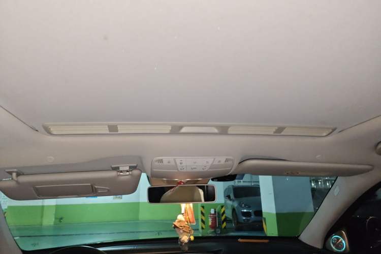 Used Mercedes-Benz E-Class 2016 E 300 L Stylish Model Headliner