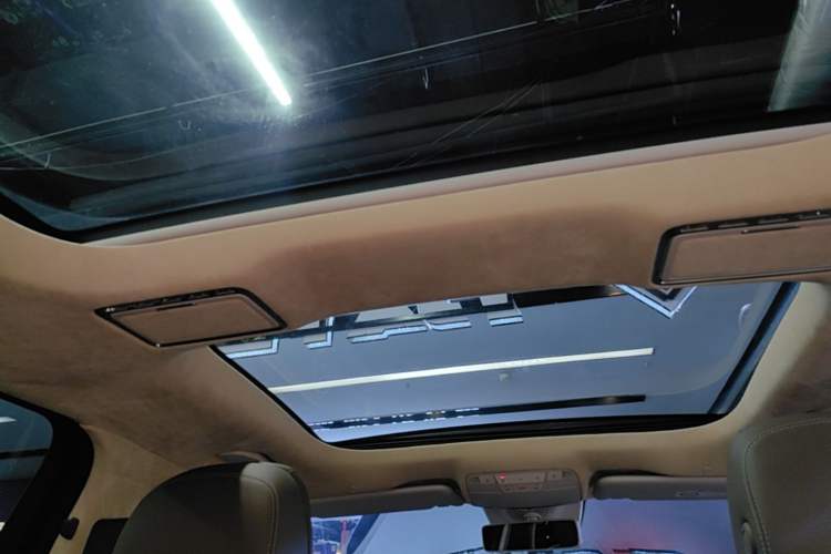 Used Mercedes-Benz E-Class 2016 E 300 L Luxury Model Headliner