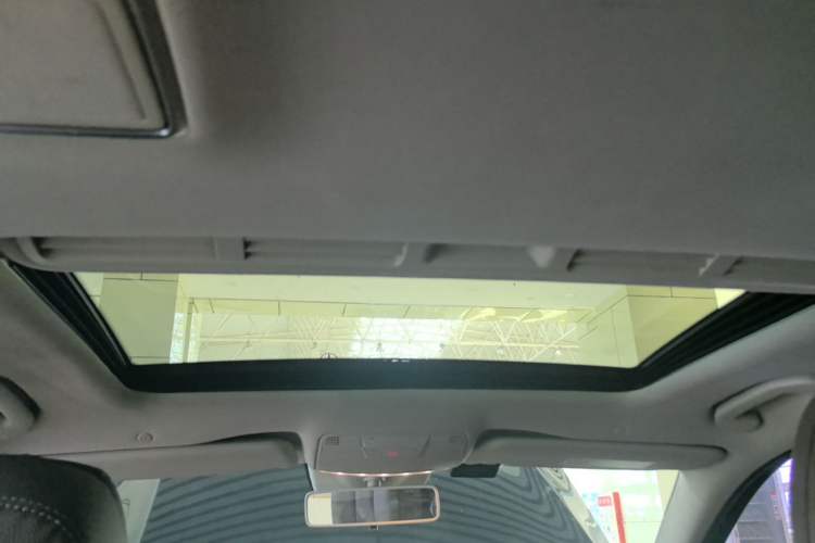 Used Mercedes-Benz E-Class 2016 E 200 L Sport Edition Headliner