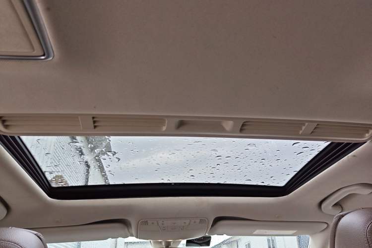 Used Mercedes-Benz E-Class 2016 E 200 L Headliner