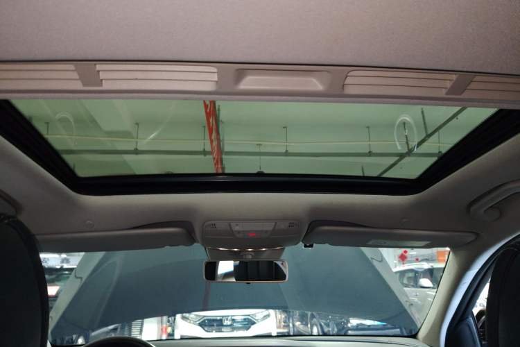 Used Mercedes-Benz E-Class 2016 E 200 L Sport Edition Headliner