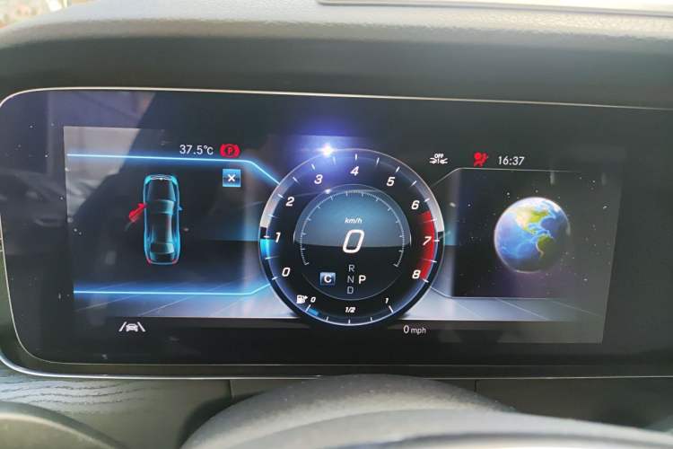 Used Mercedes-Benz E-Class 2016 E 300 L Sport Luxury Model Instrument Cluster