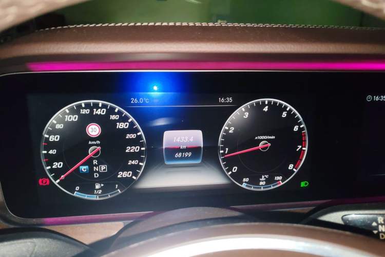 Used Mercedes-Benz E-Class 2016 E 200 L Instrument Cluster