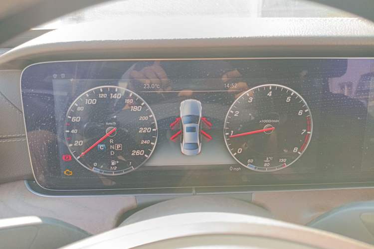 Used Mercedes-Benz E-Class 2016 E 300 L Stylish Model Instrument Cluster