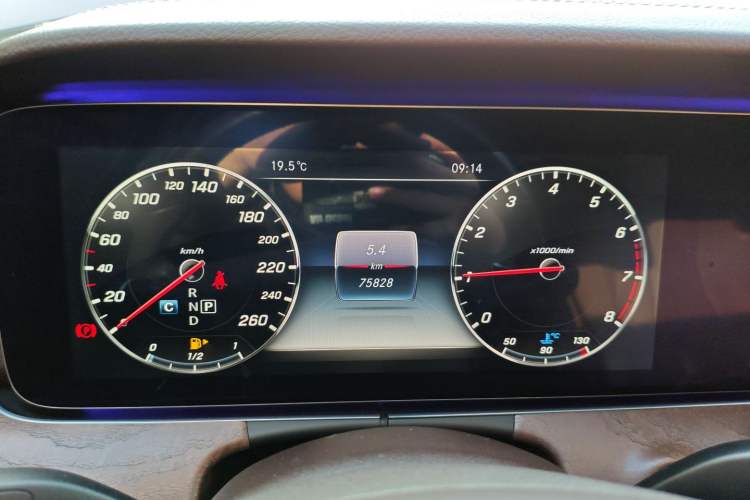 Used Mercedes-Benz E-Class 2016 E 200 L Instrument Cluster