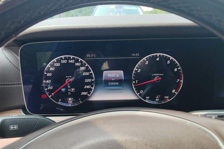 Used Mercedes-Benz E-Class 2016 E 300 L Stylish Model Instrument Cluster