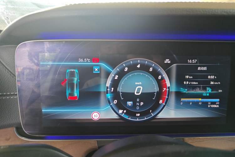 Used Mercedes-Benz E-Class 2016 E 300 L Stylish Model Instrument Cluster