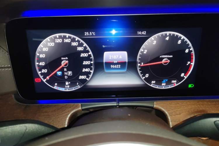 Used Mercedes-Benz E-Class 2016 E 200 L Instrument Cluster