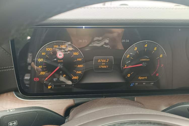 Used Mercedes-Benz E-Class 2016 E 300 L Stylish Model Instrument Cluster