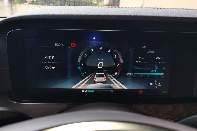 Used Mercedes-Benz E-Class 2016 E 300 L Luxury Model Instrument Cluster