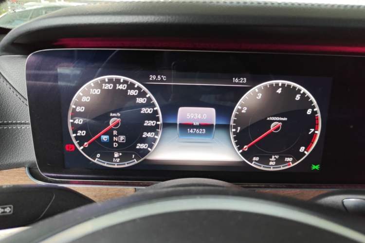 Used Mercedes-Benz E-Class 2016 E 200 L Instrument Cluster