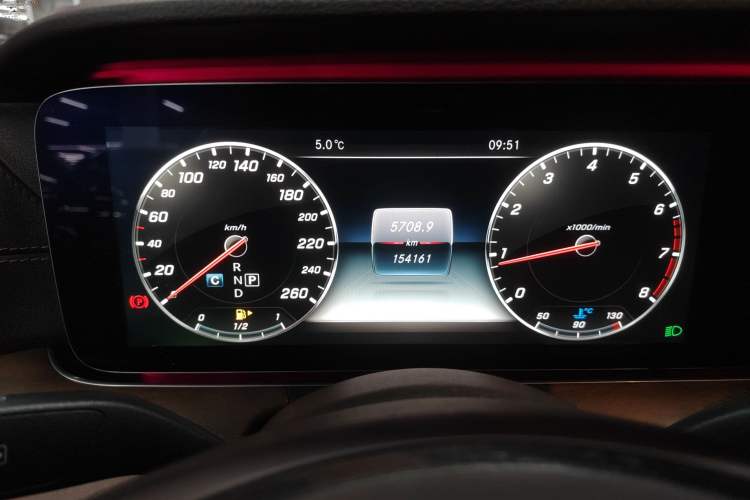 Used Mercedes-Benz E-Class 2016 E 300 L Stylish Model Instrument Cluster