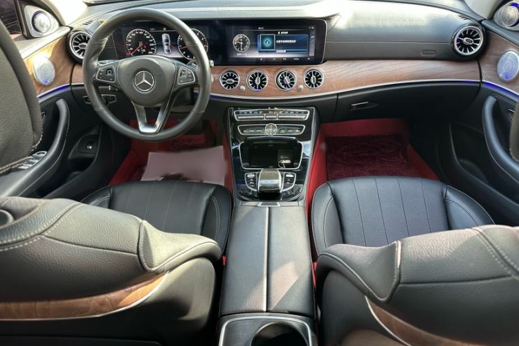 Used Mercedes-Benz E-Class 2016 E 300 L Luxury Model Interior 1