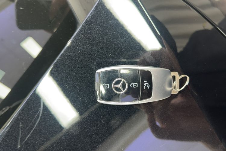 Used Mercedes-Benz E-Class 2016 E 300 L Sporty and Stylish Model Interior 1