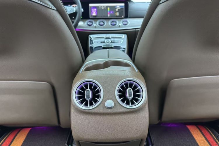 Used Mercedes-Benz E-Class 2016 E 200 L Interior 1