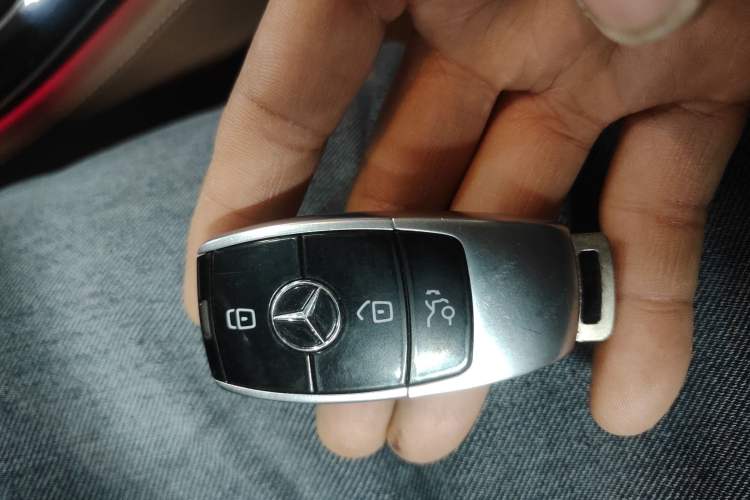 Used Mercedes-Benz E-Class 2016 E 300 L Stylish Model Interior 1