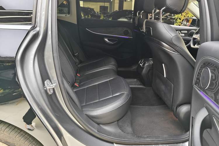 Used Mercedes-Benz E-Class 2016 E 300 L Sport Luxury Model Interior 10