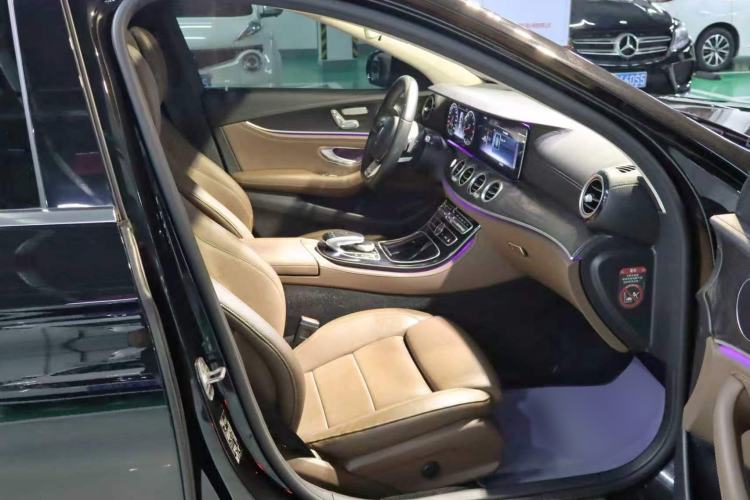 Used Mercedes-Benz E-Class 2016 E 200 L Sport Edition Interior 11