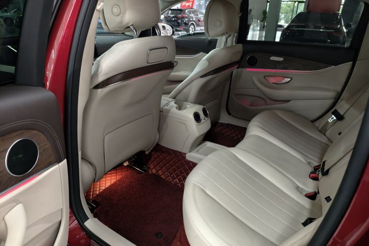 Used Mercedes-Benz E-Class 2016 E 300 L Stylish Model Interior 2